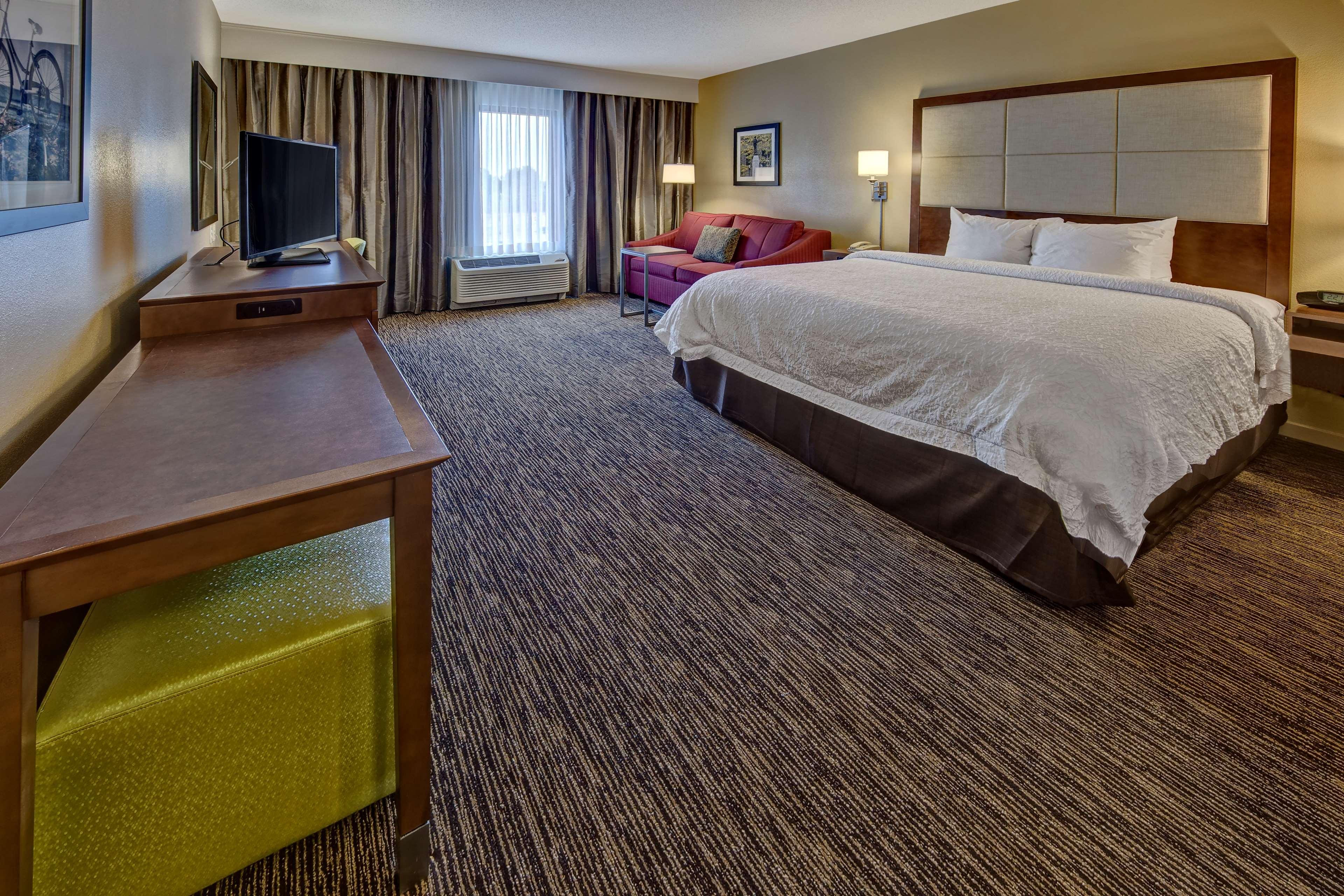 Hampton Inn Данн Экстерьер фото
