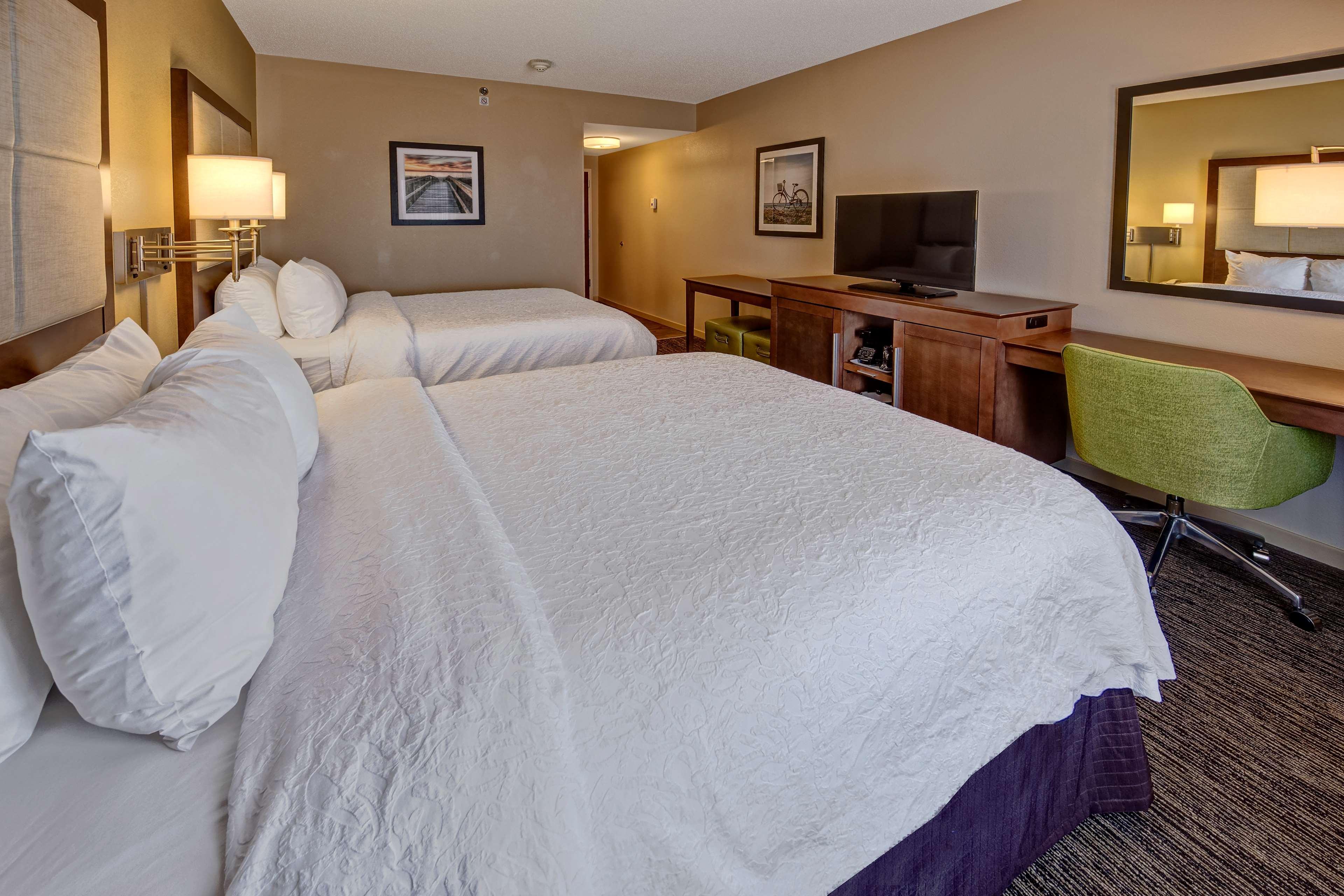 Hampton Inn Данн Экстерьер фото