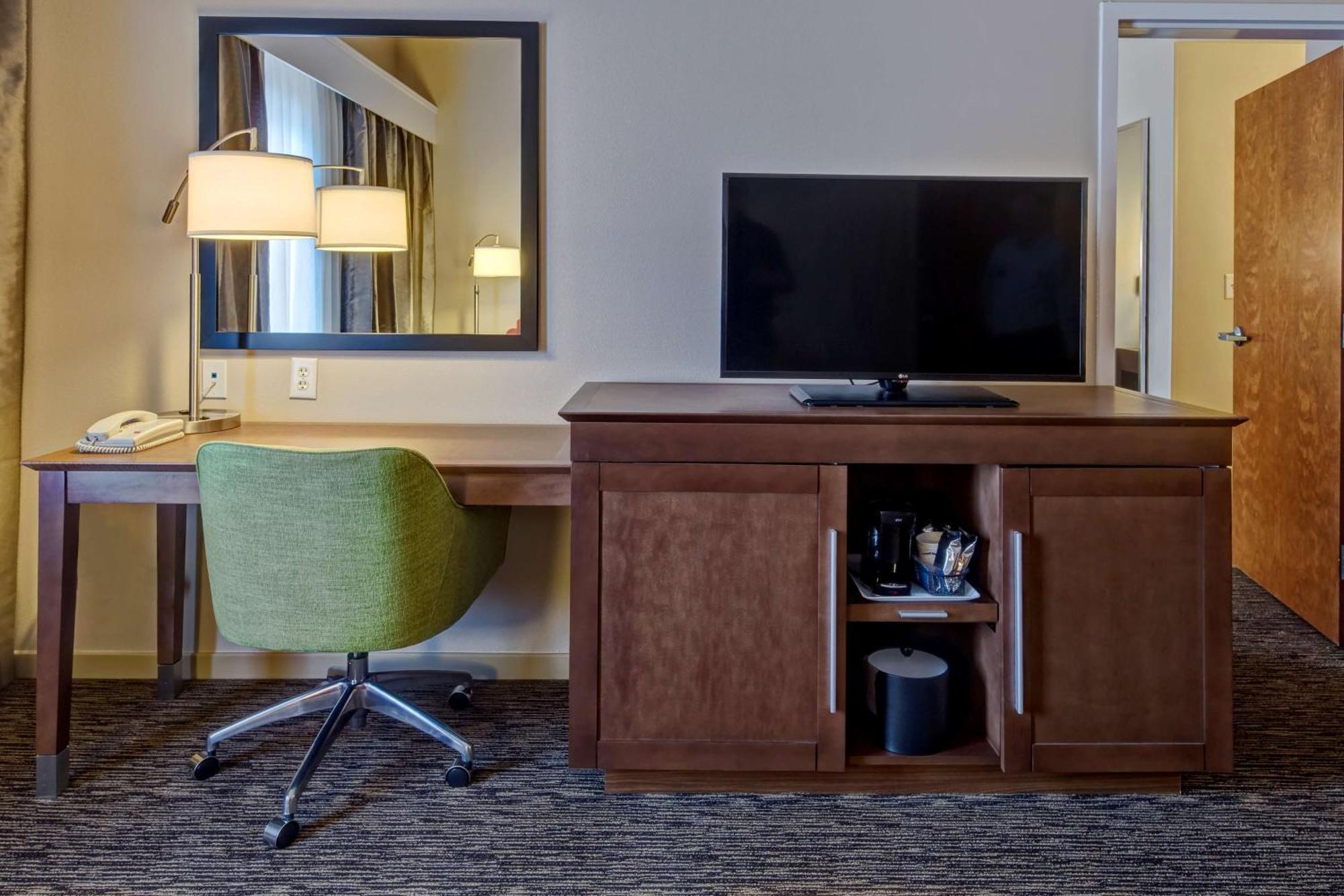 Hampton Inn Данн Экстерьер фото