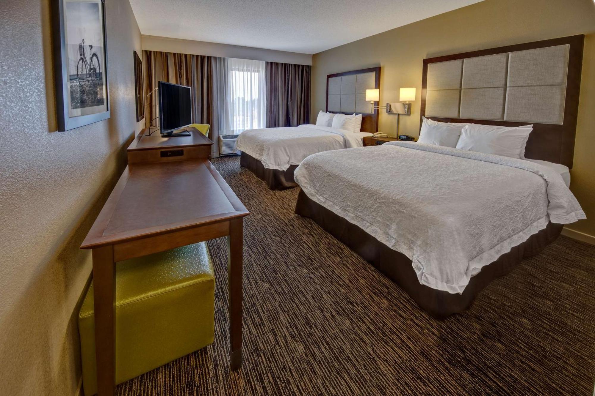 Hampton Inn Данн Экстерьер фото