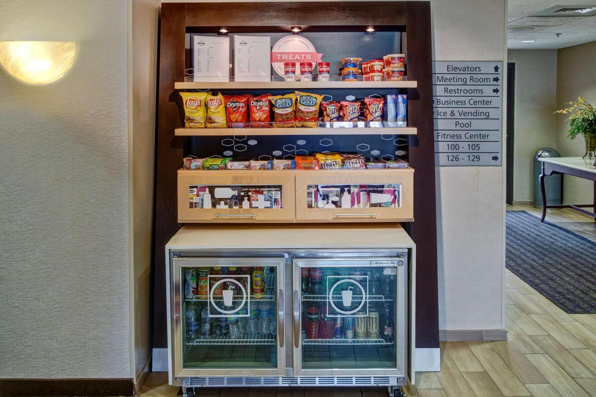 Hampton Inn Данн Экстерьер фото