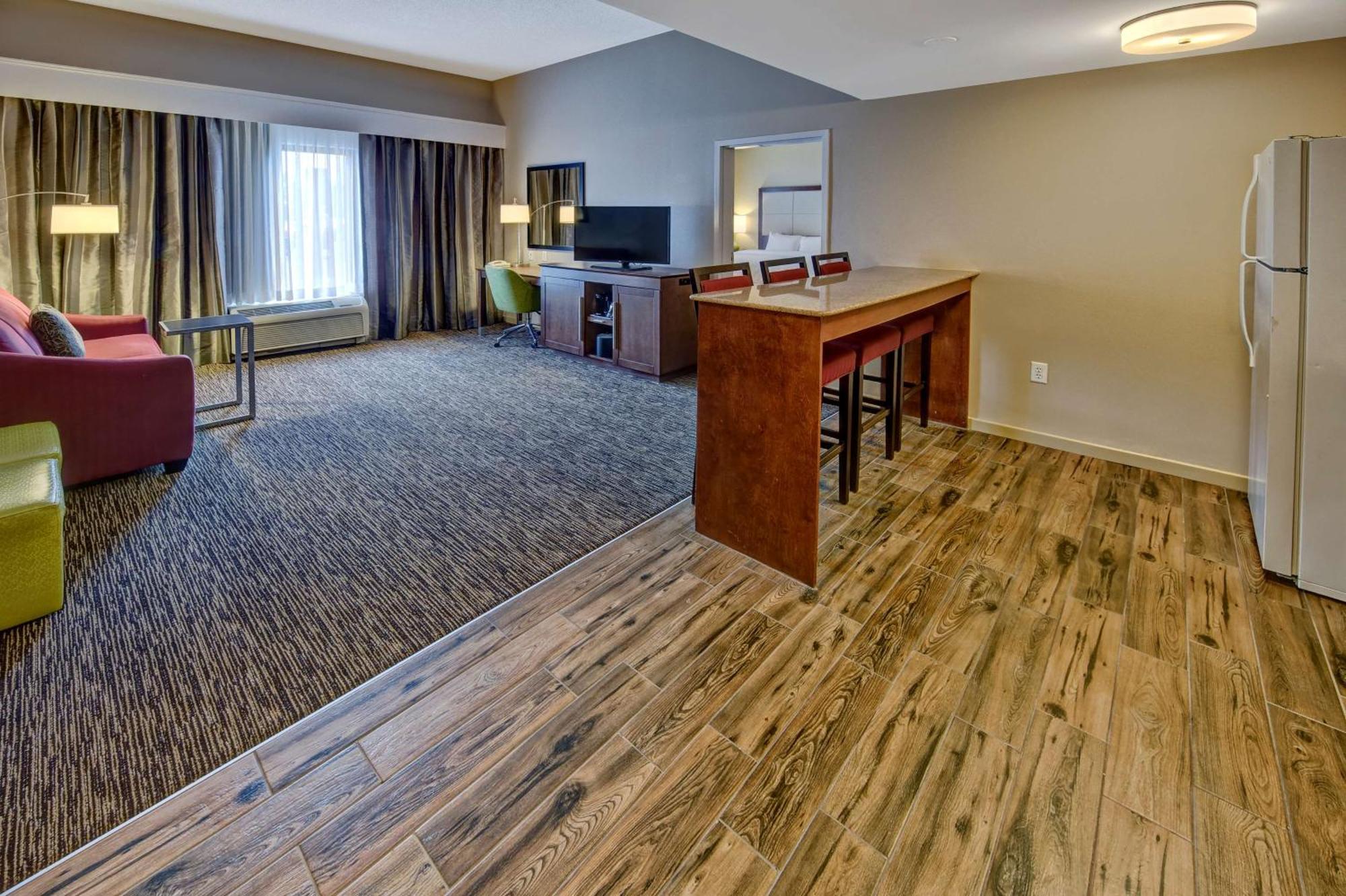Hampton Inn Данн Экстерьер фото