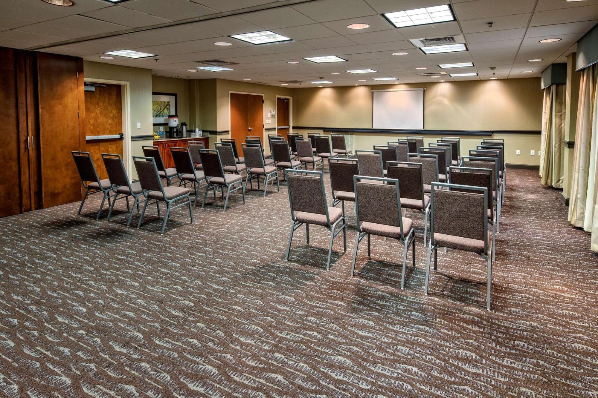 Hampton Inn Данн Экстерьер фото