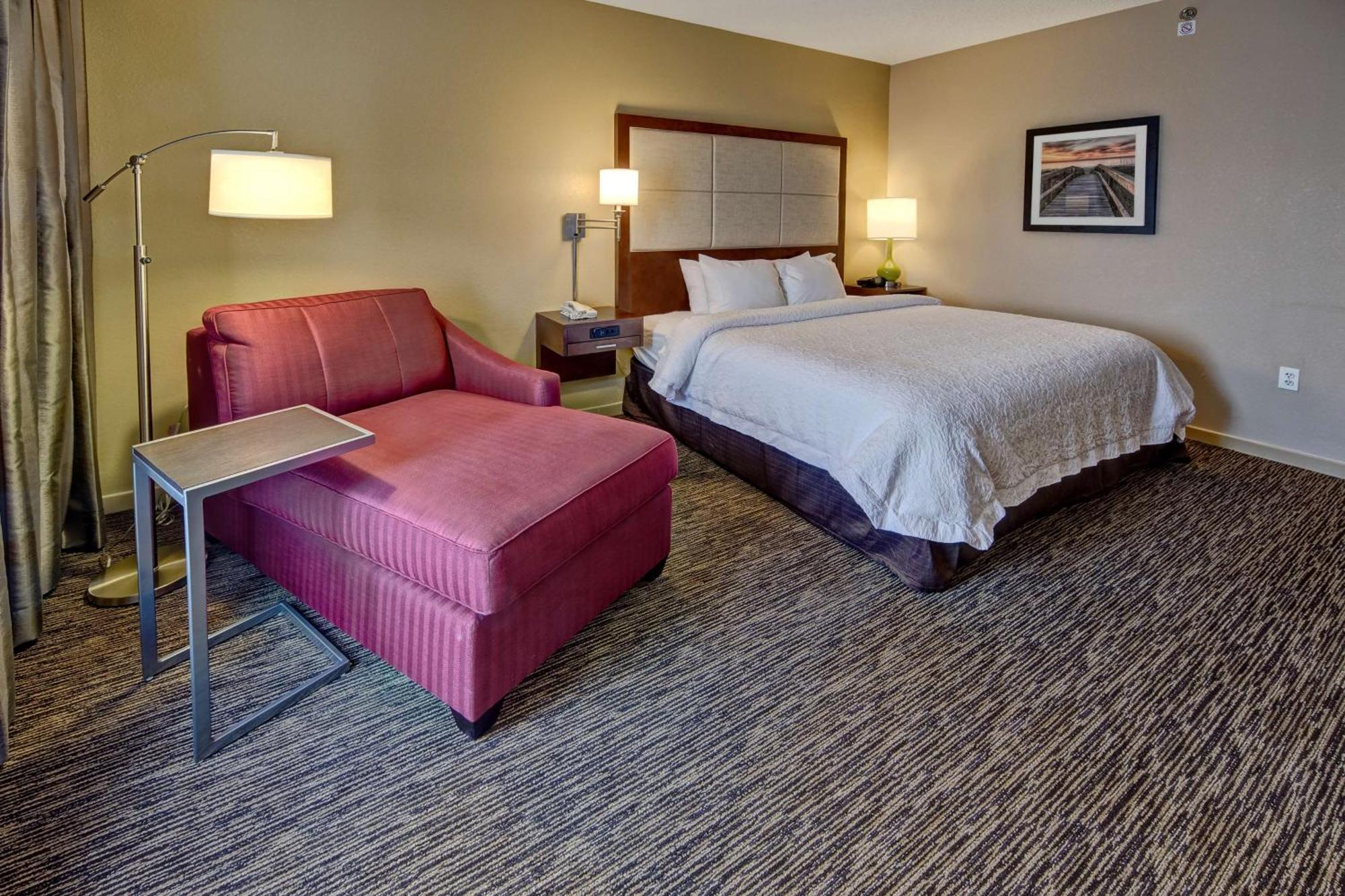 Hampton Inn Данн Экстерьер фото