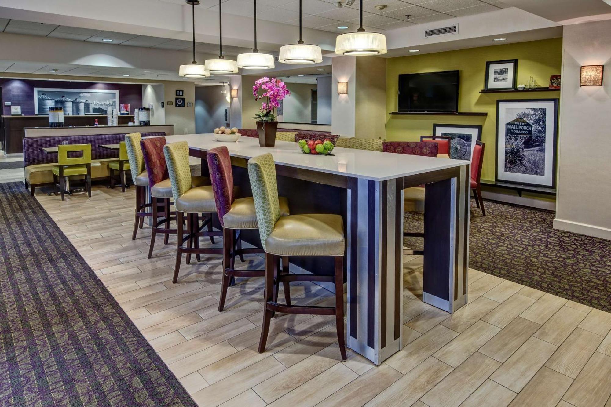 Hampton Inn Данн Экстерьер фото