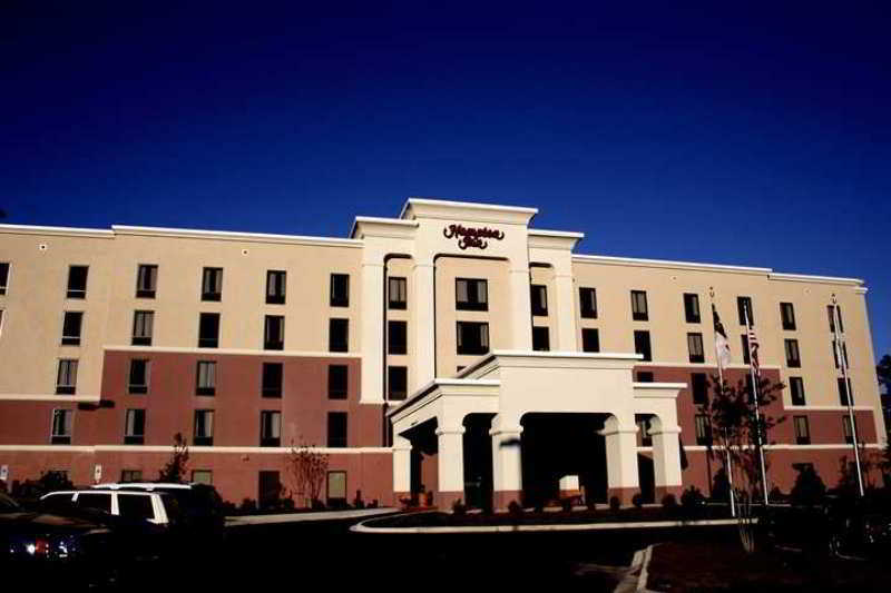 Hampton Inn Данн Экстерьер фото