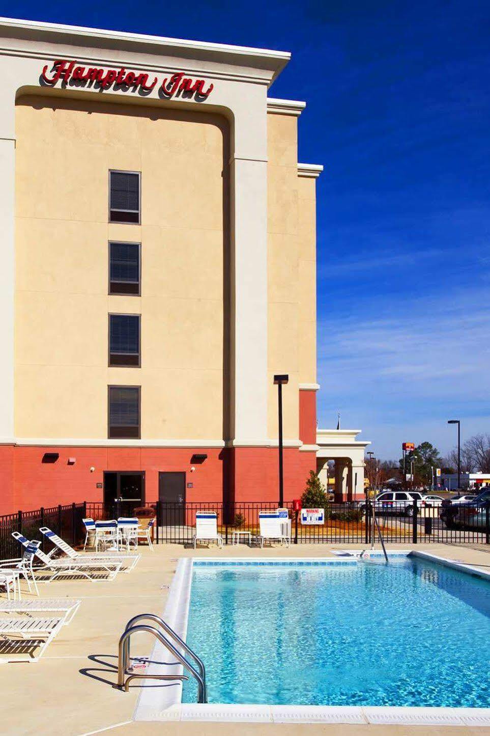Hampton Inn Данн Экстерьер фото